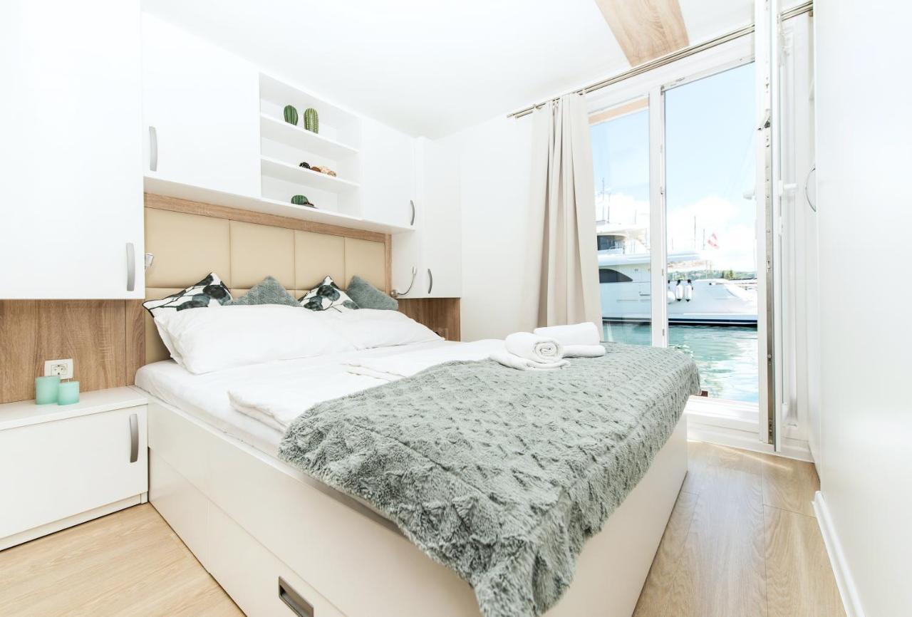 Marina Luxury Houseboat Olive Portoroz Exterior photo