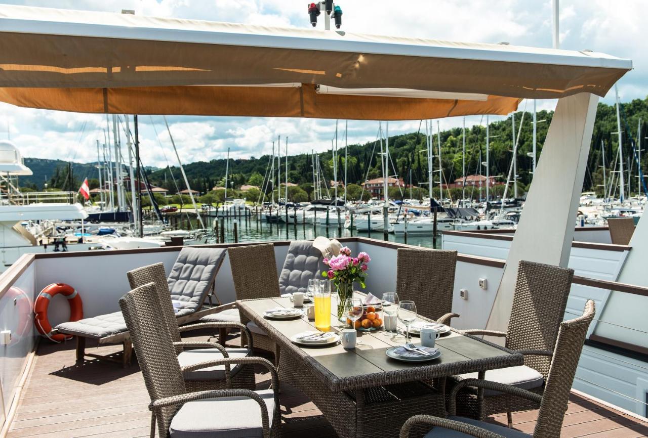 Marina Luxury Houseboat Olive Portoroz Exterior photo